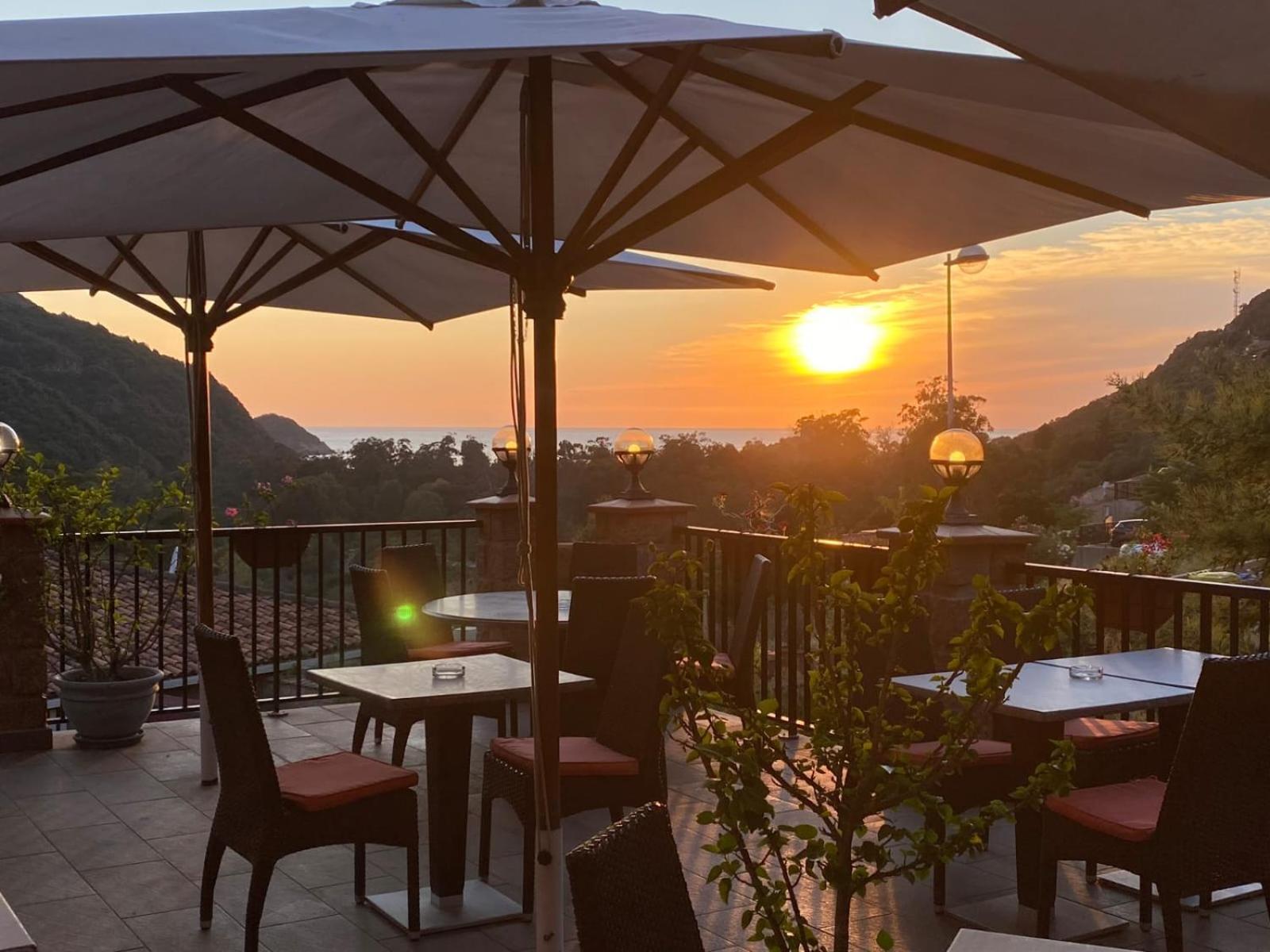 Le Porto T3 55M2 Vue Mer Immeuble Traditionnel En Pierre De Taille Avec Prestations Exceptionnelles Barbecue Ordinateur Videosurveillance Terrasse Panoramique Экстерьер фото